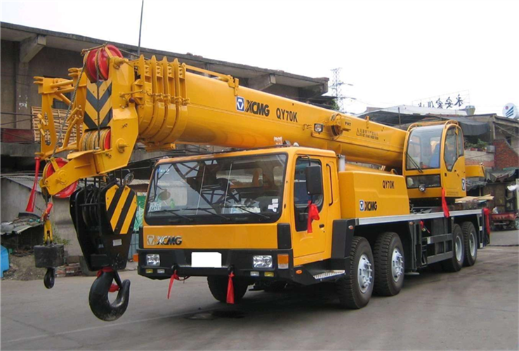 囊谦县吊车出租选择重点